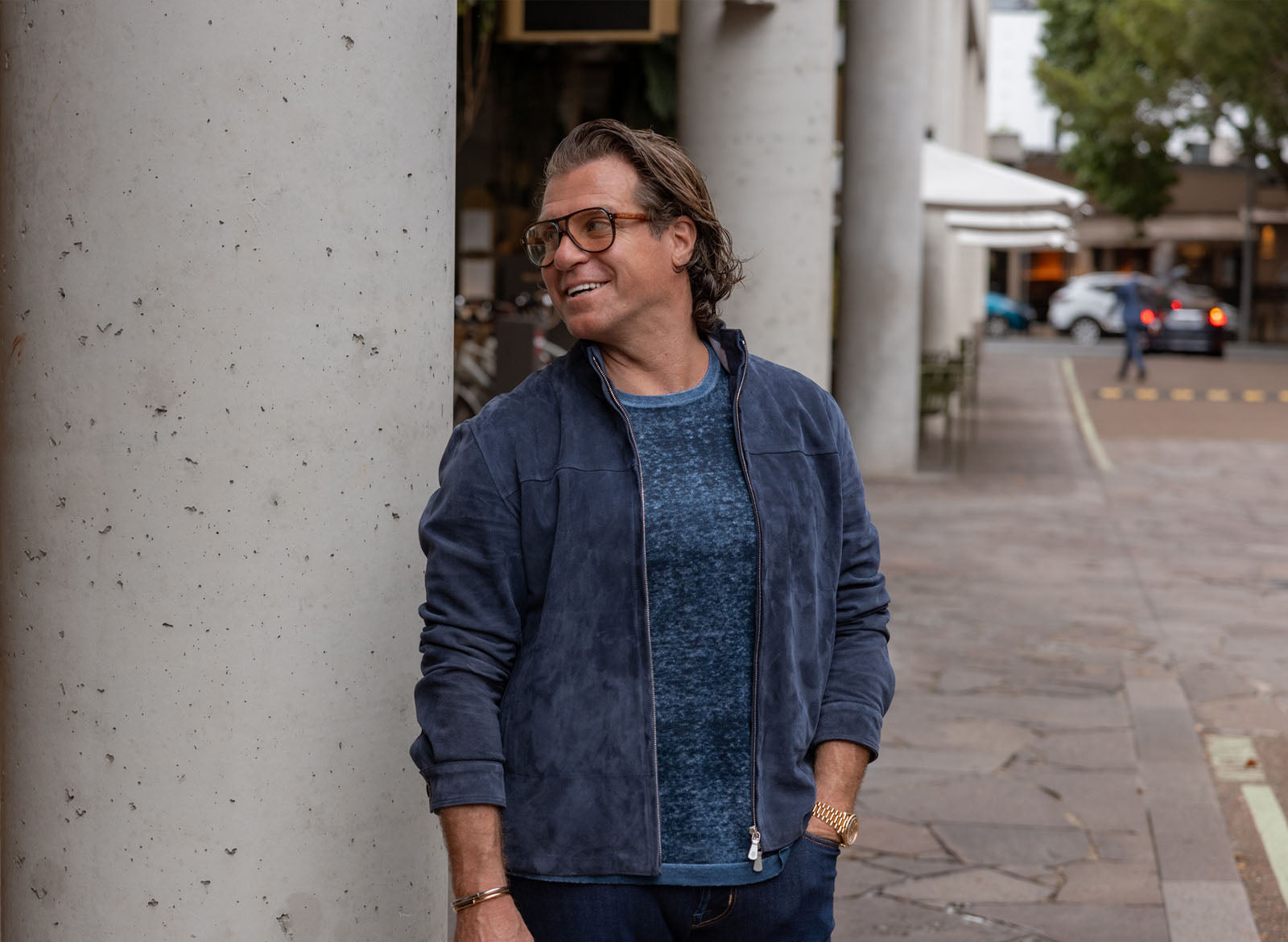 Enzo Esposito Smiles to the Side of The Frame, while wearing Avant Toi Cashmere