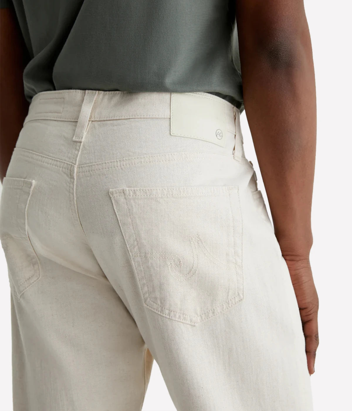 Everett Slim Straight Jeans in a cotton-linen blend, offering a slight taper at the leg. Soft and breathable with a touch of stretch, featuring classic five-pocket styling. Material: 57% Cotton, 30% Lyocell, 11% Linen, 2% Elastane. Made in USA.