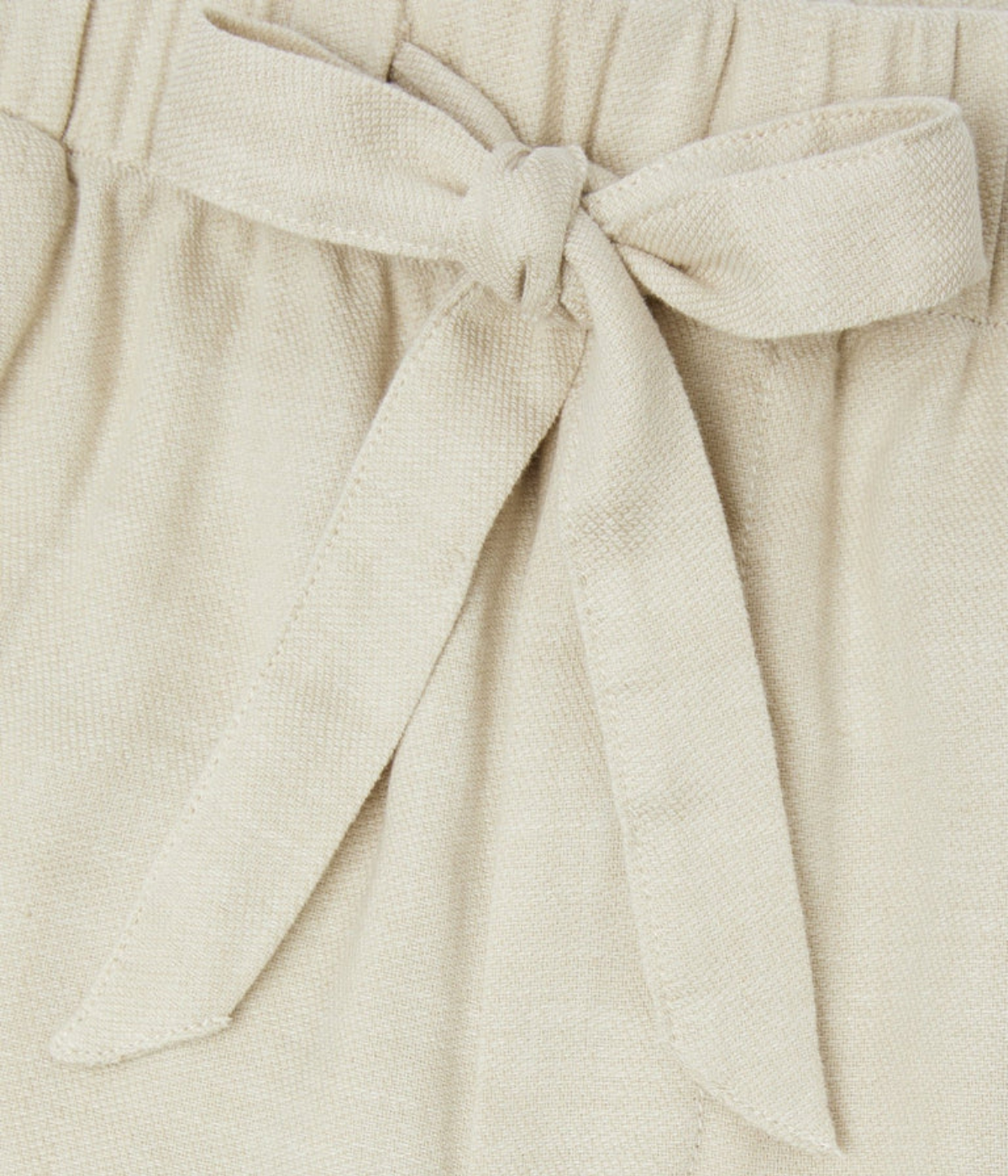 Frescobol Carioca Luan Linen Blend Relaxed Lounge Pants in Sand – Close Up View on drawstring waistline Wide Leg Drawstring Trousers