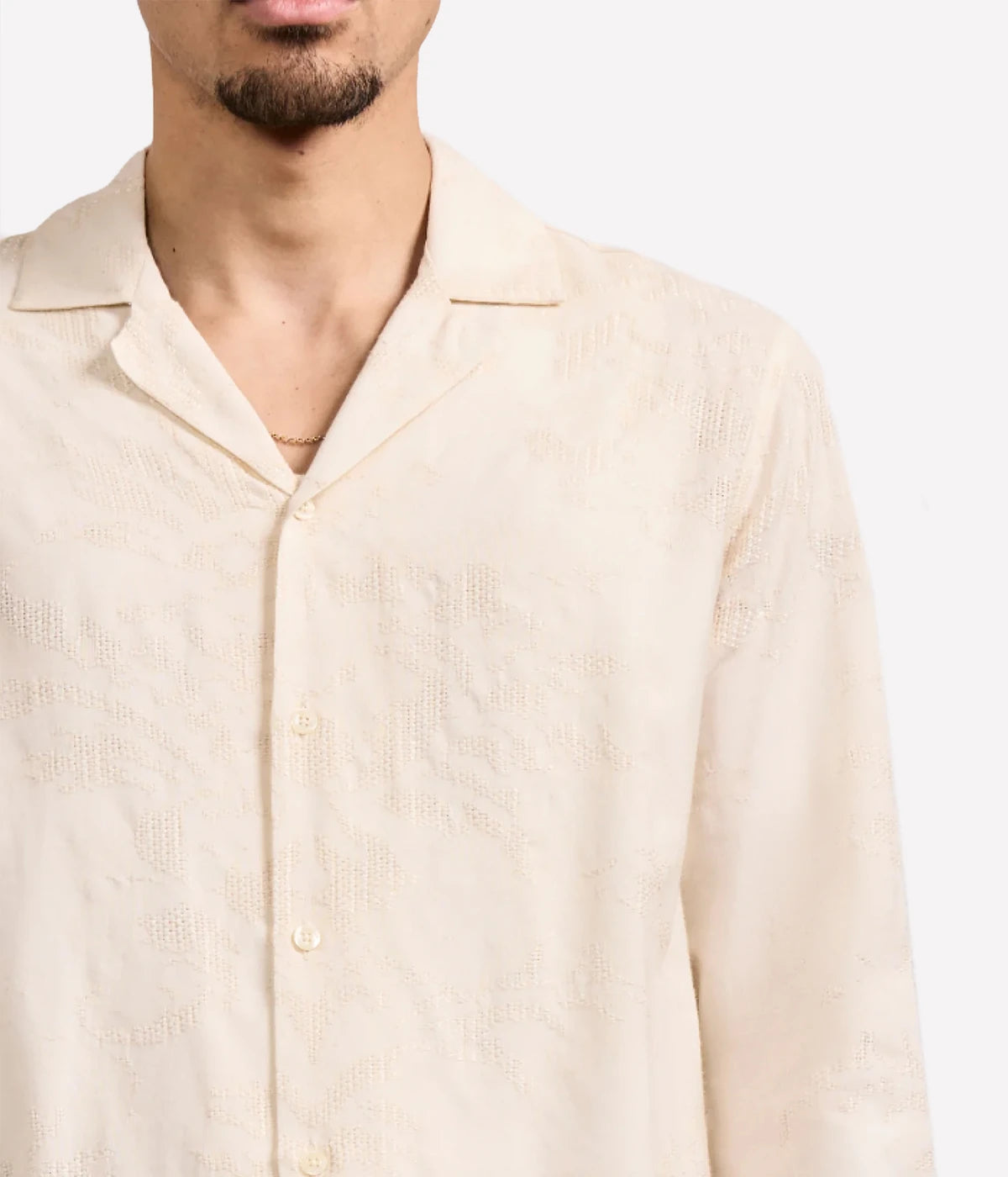 Men’s long-sleeve camp collar shirt in off-white jacquard cotton-viscose blend with relaxed fit and rattan-inspired texture.