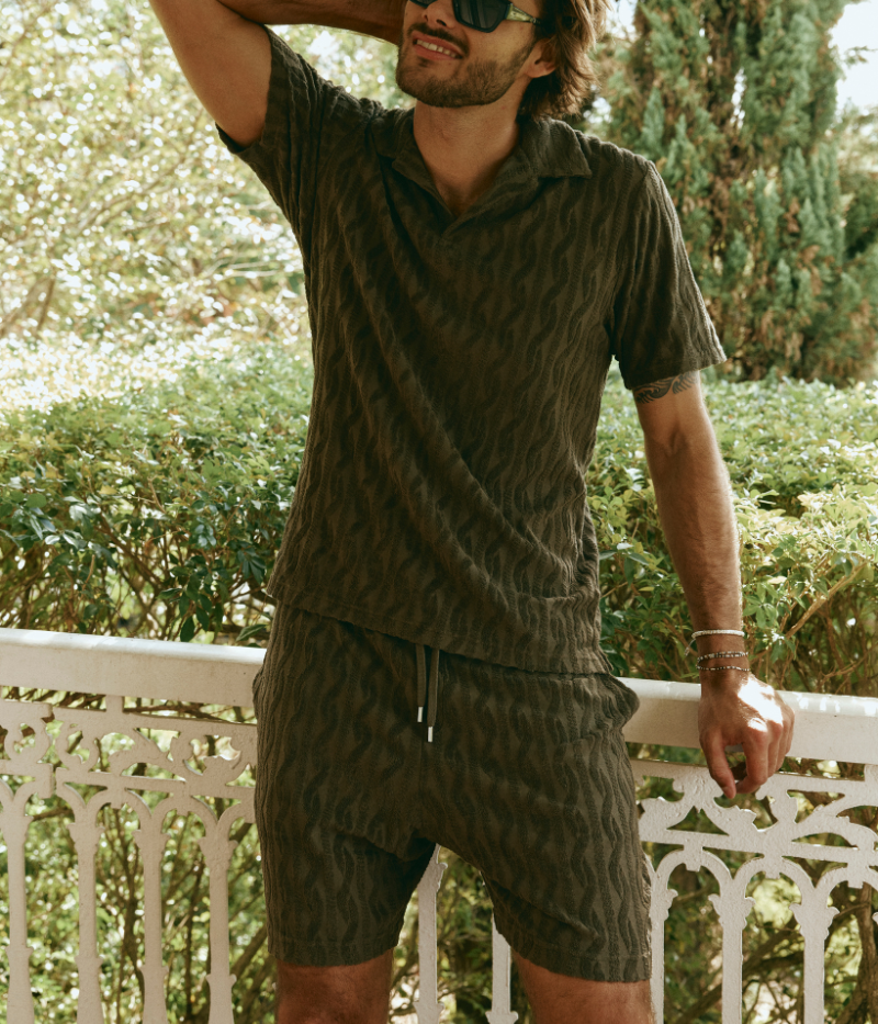 Men's Augusto Shorts by Frescobol Carioca in lightweight cotton with a relaxed fit, elasticated waist, zip-fly, side pockets, and back buttoned pocket.