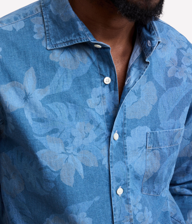 Hartford Paul shirt in hibiscus print with natural indigo dye, featuring a chest pocket, semi-Italian collar, and a relaxed regular fit.