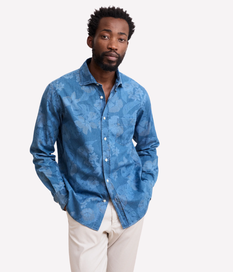 Hartford Paul shirt in hibiscus print with natural indigo dye, featuring a chest pocket, semi-Italian collar, and a relaxed regular fit.