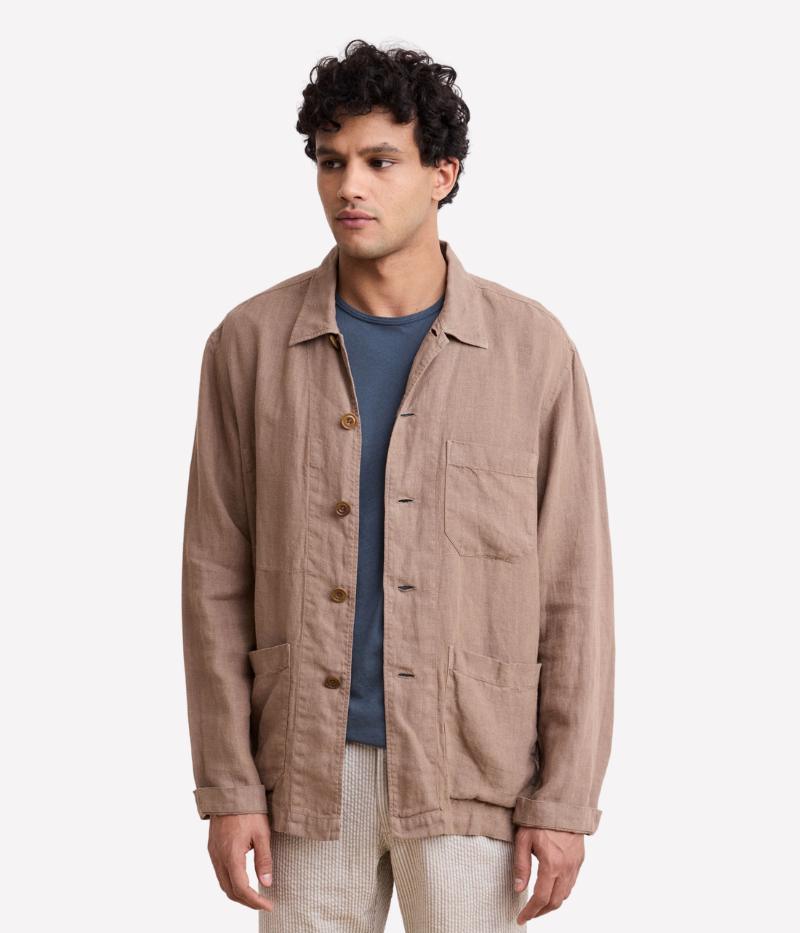 PERRY jacket – light linen jacket with shirt collar, three patch pockets, and a straight cut. Ideal for summer layering.