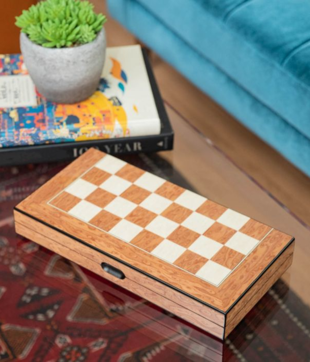 Backgammon & Chess Set in Brown