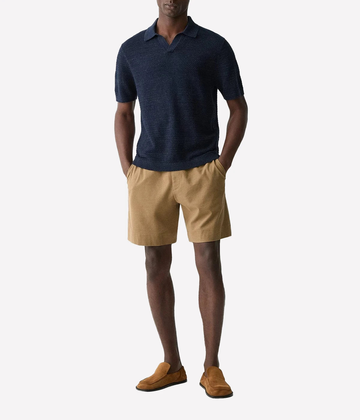 Men's open-collar polo shirt in a breathable cotton-linen blend, featuring a standard fit and short sleeves, ideal for smart-casual summer outfits.