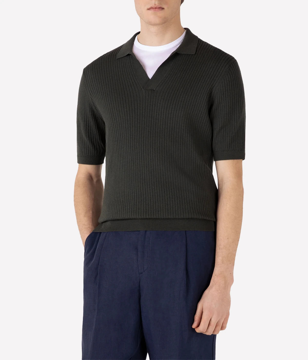 Men’s green cotton-silk knitted polo in a fine rib with a buttonless placket and slim fit—lightweight, refined, and ideal for smart layering.