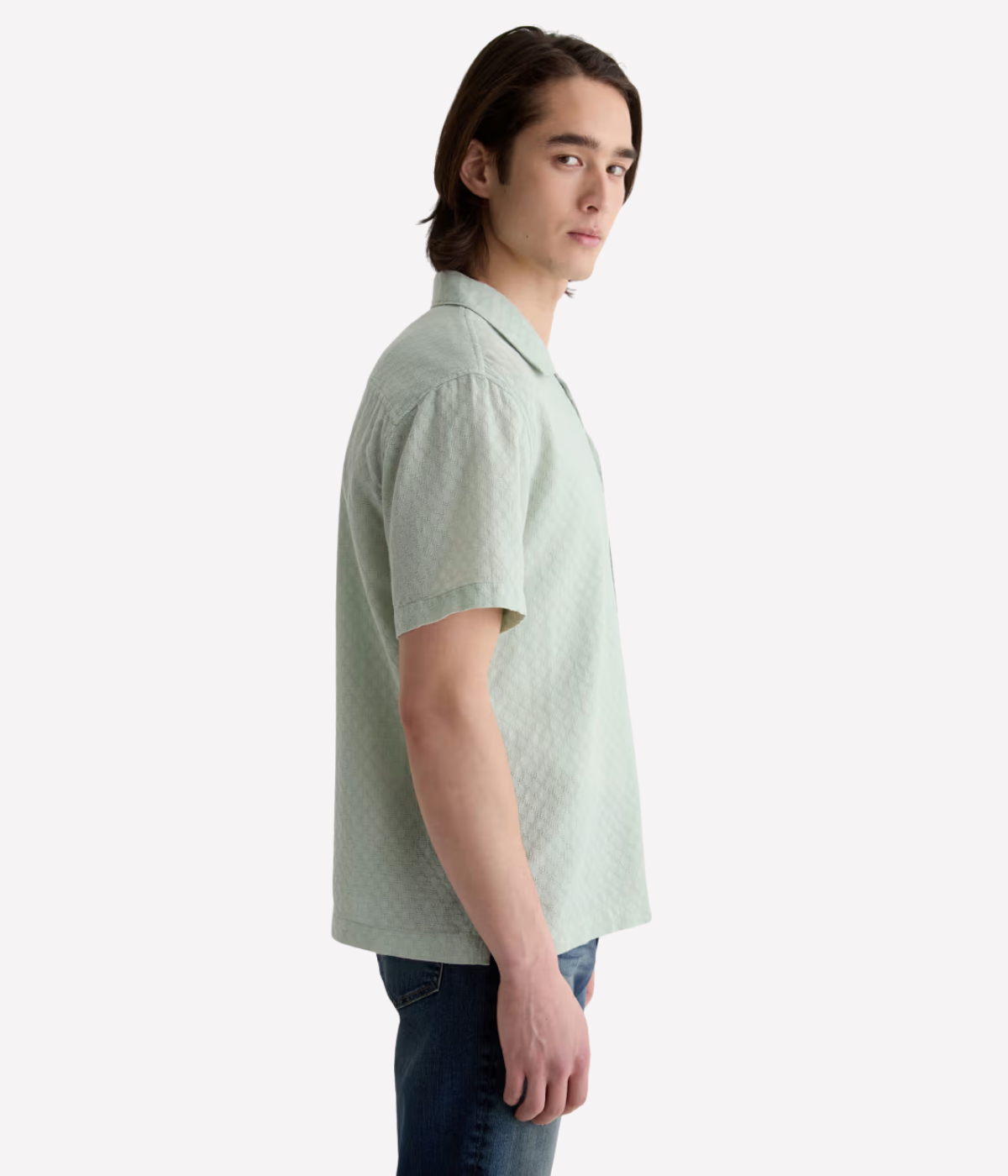 Light green short sleeve camp collar shirt made from lightweight cotton-linen blend with subtle dobby texture and chest pocket – the perfect refined summer shirt.