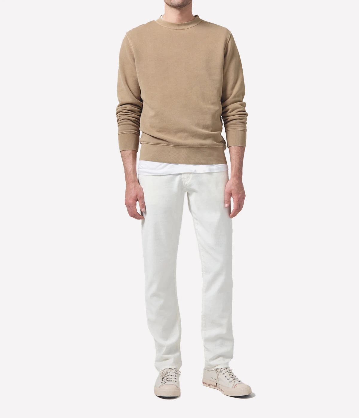 Citizens of Humanity Gage pants in a light colour, featuring a relaxed fit through the thigh with a subtle taper to the ankle. Made from midweight, breathable stretch linen for comfort and style. Perfect for smart casual and laid-back outings