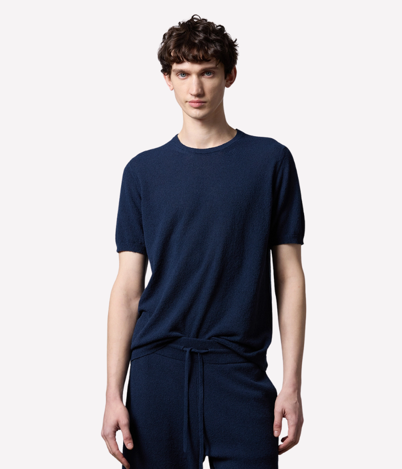 Classic navy spongy-knit t-shirt featuring ribbed edges and a breathable, structured feel for elevated everyday wear.