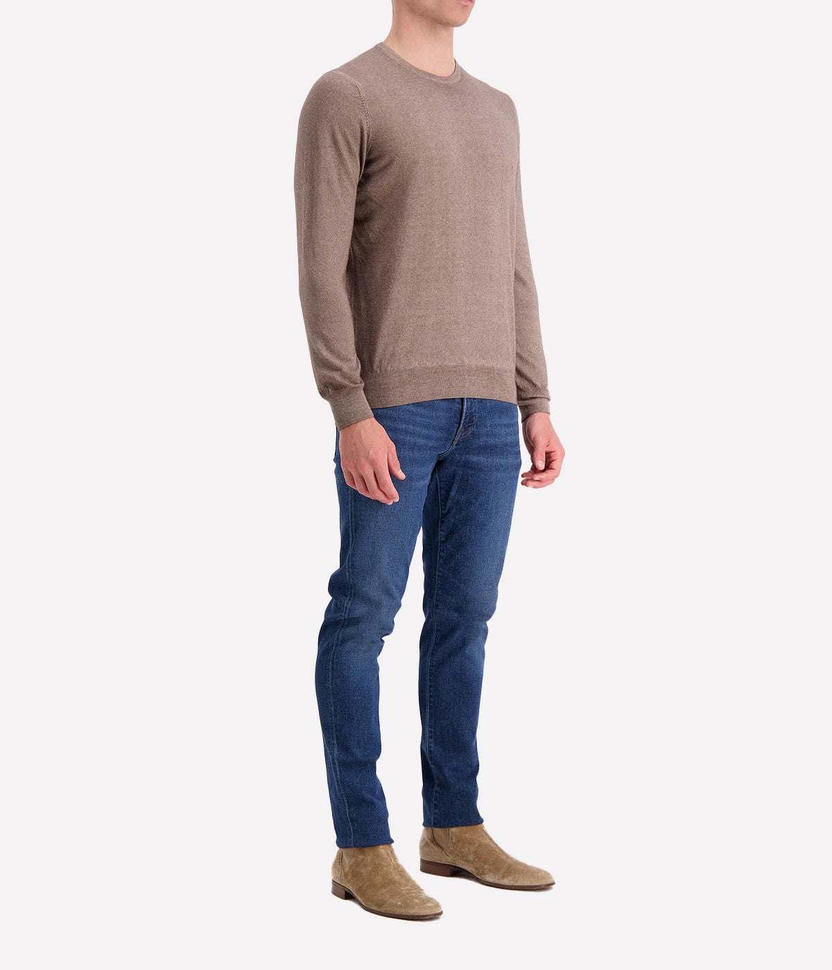 Gran Sasso crew long sleeve in 100% cashmere, offering a sleek and professional look, made in Italy.