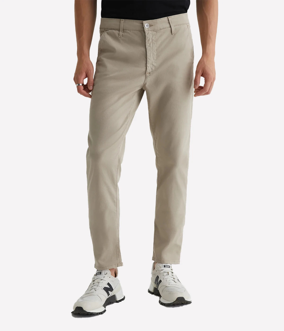 The Jamison Skinny Trouser in khaki features a slim, tailored fit with a tapered leg opening. Crafted from Sorrento Stretch Twill, this trouser combines a refined look with everyday comfort, perfect for both casual and smart-casual outfits.