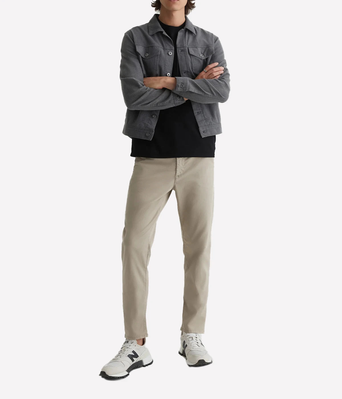Styled with sneakers and jacket, the Jamison Skinny Trouser in khaki adds a sophisticated edge to a relaxed look. The slim fit, tapered leg openings, and welt pockets make these trousers a versatile addition to your wardrobe, perfect for both office and off-duty wear.