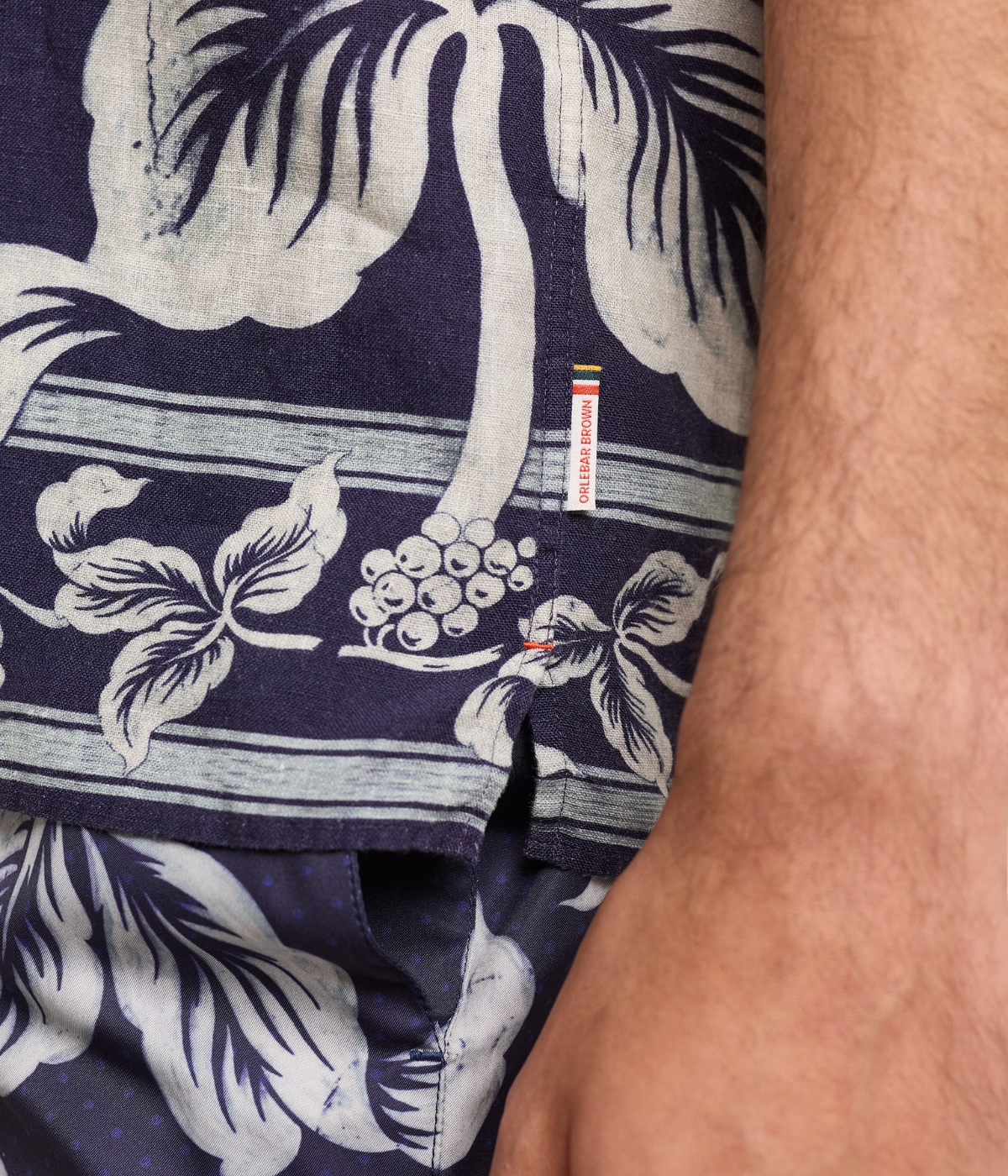 Maitan Linen Petrails Garland in Night Iris