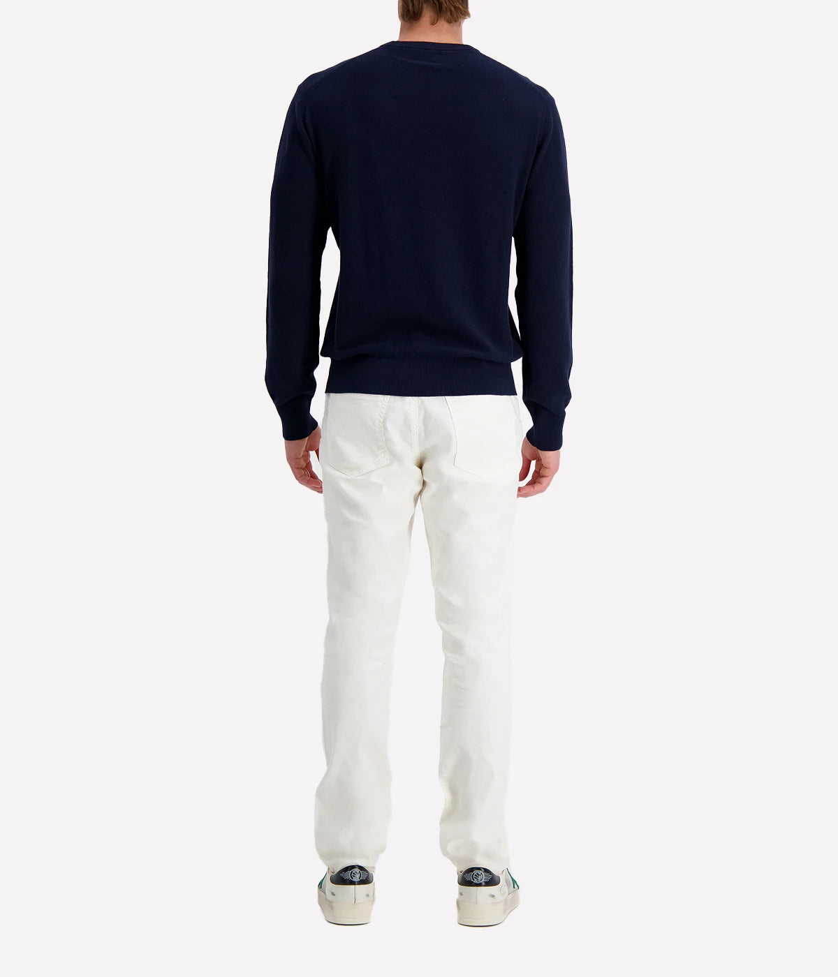 Navy lightweight fine-knit men’s sweater by Hartford in a soft linen-cotton blend, featuring a crew neck and relaxed fit.