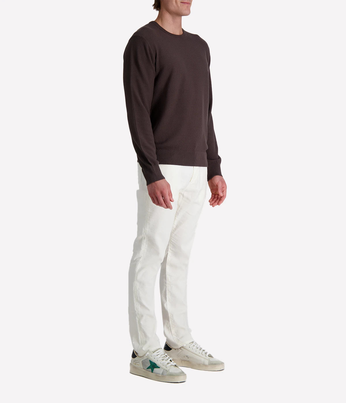Woody brown men’s quilted cotton piqué sweater with a round collar and long sleeves, designed for lightweight layering and smart casual versatility.
