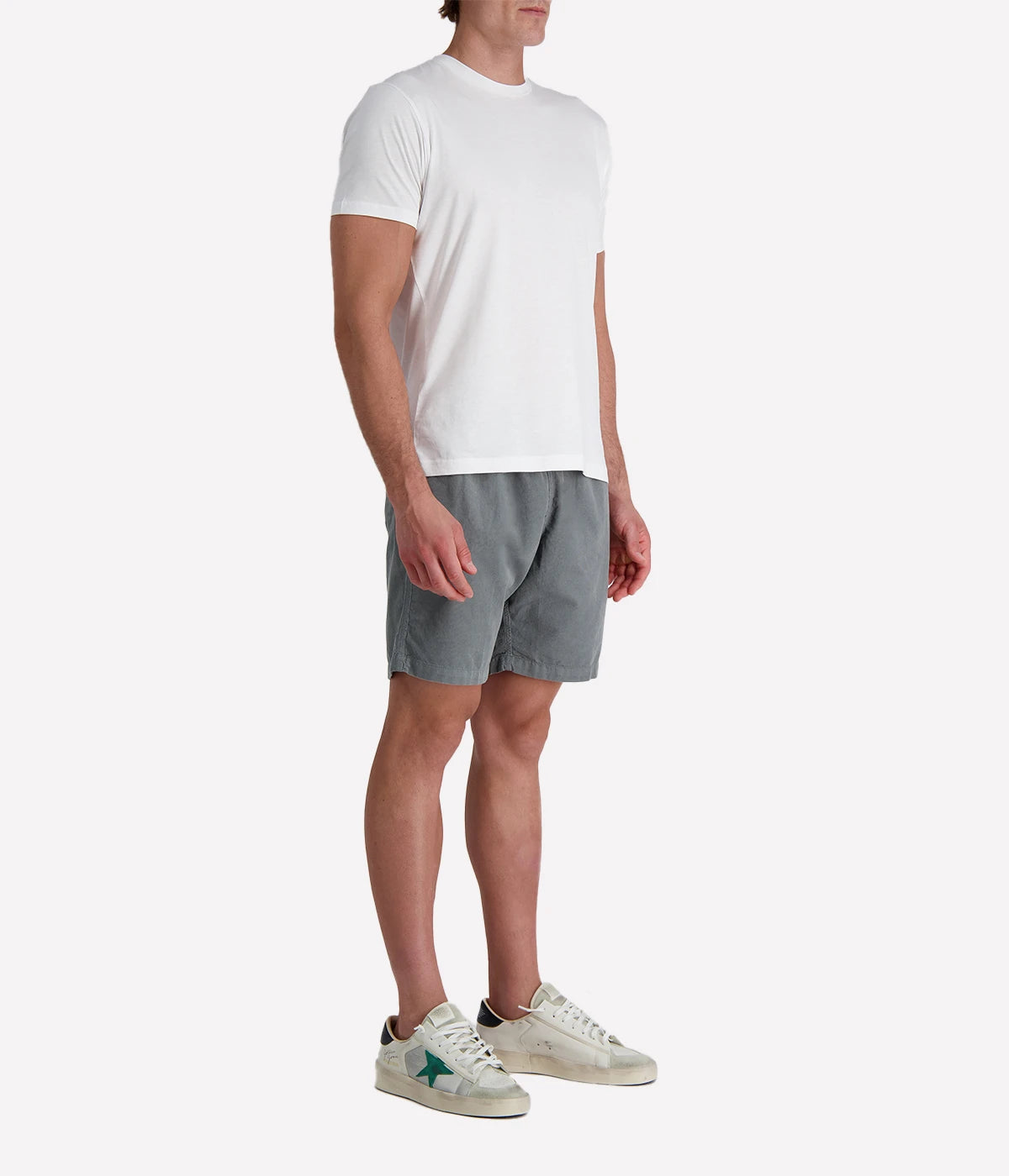Hartford long-fit corduroy shorts in olive green with an elastic drawstring waistband and relaxed silhouette, made from 100% organic cotton for breathable summer comfort.