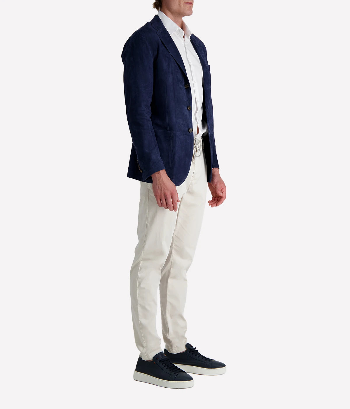 Eleventy navy blue leather blazer featuring a slim, tailored fit and notch lapels. Crafted from soft leather for a refined look.