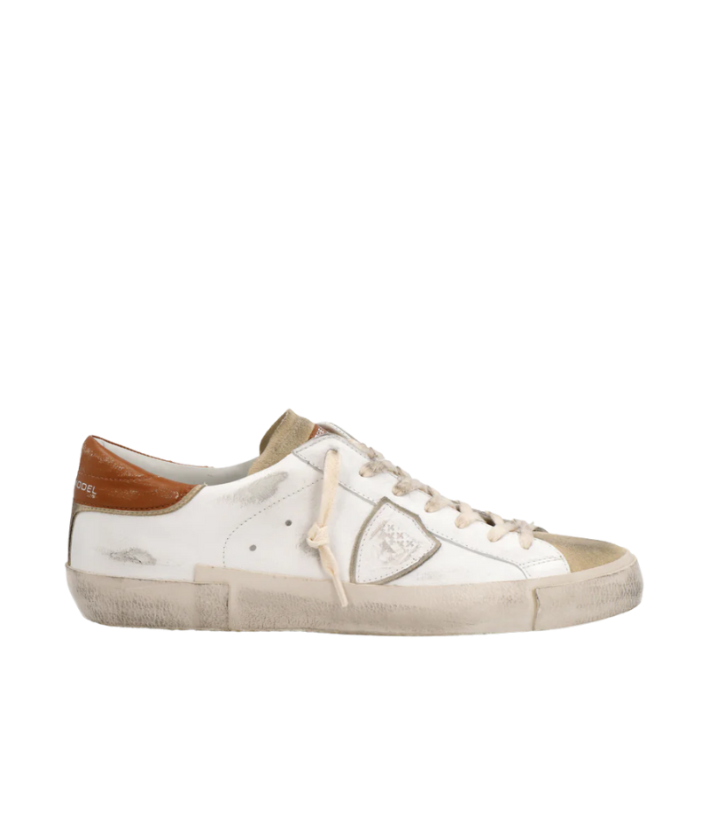 PRSX Low Man in Vintage Mixage by Philippe Model, featuring a luxurious blend of 80% goat leather and 20% calf leather. Expertly crafted in Italy, this sleek and stylish shoe offers both comfort and quality for a timeless look.