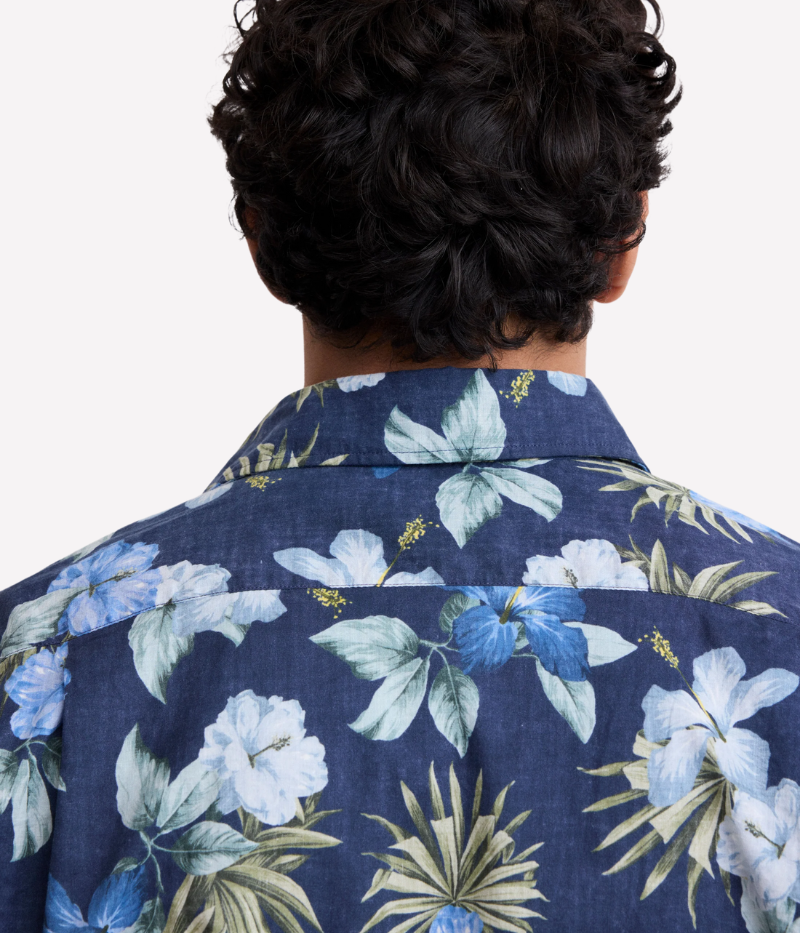 Hartford Paul shirt in Hawaiian print cotton voile with chest pocket, semi-Italian collar, and relaxed regular fit.