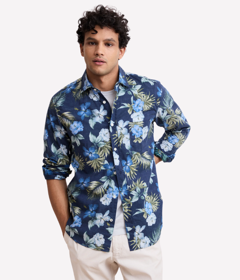 Hartford Paul shirt in Hawaiian print cotton voile with chest pocket, semi-Italian collar, and relaxed regular fit.