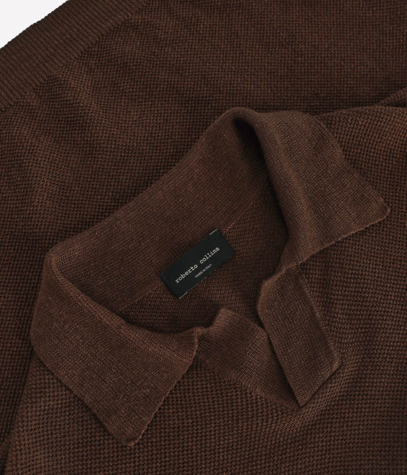 Roberto Collina linen buttonless polo shirt in piqué knit with ribbed trims, made in Italy.
