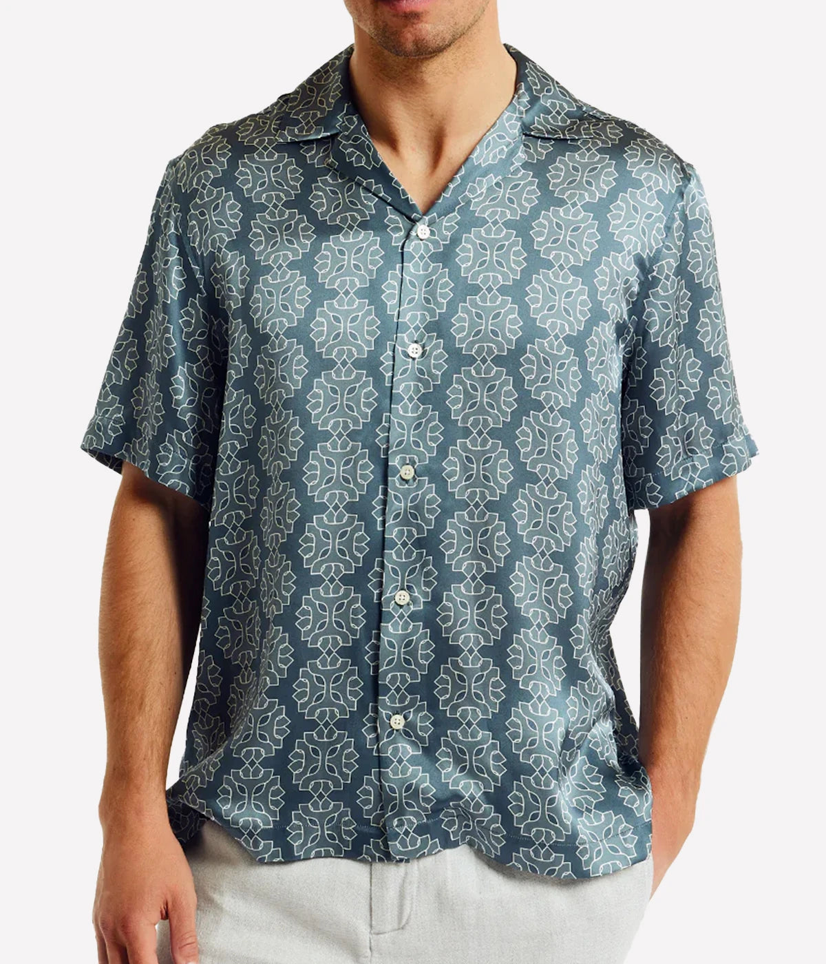 Roberto Medalhao Print Silk Short Sleeve Shirt in Summer Nights & Cloud Blue