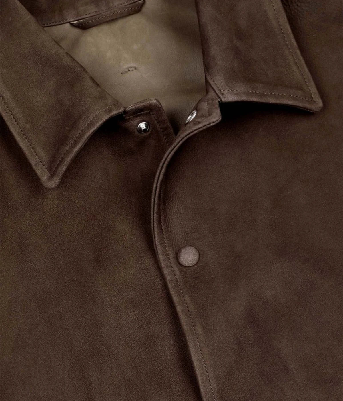 Coach jacket in lamb suede with a shortened body for a modern fit, made in Italy.