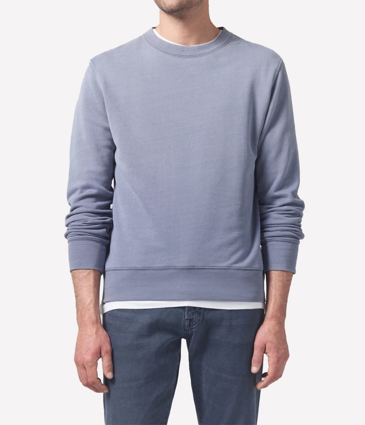 Vintage crewneck in 100% organic cotton, featuring a standard slim fit and indigo sueded fleece, softening over time, with detailed measurements for perfect layering.