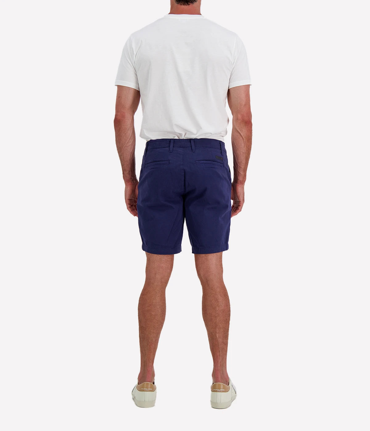 Wanderer Short in Stormy Night