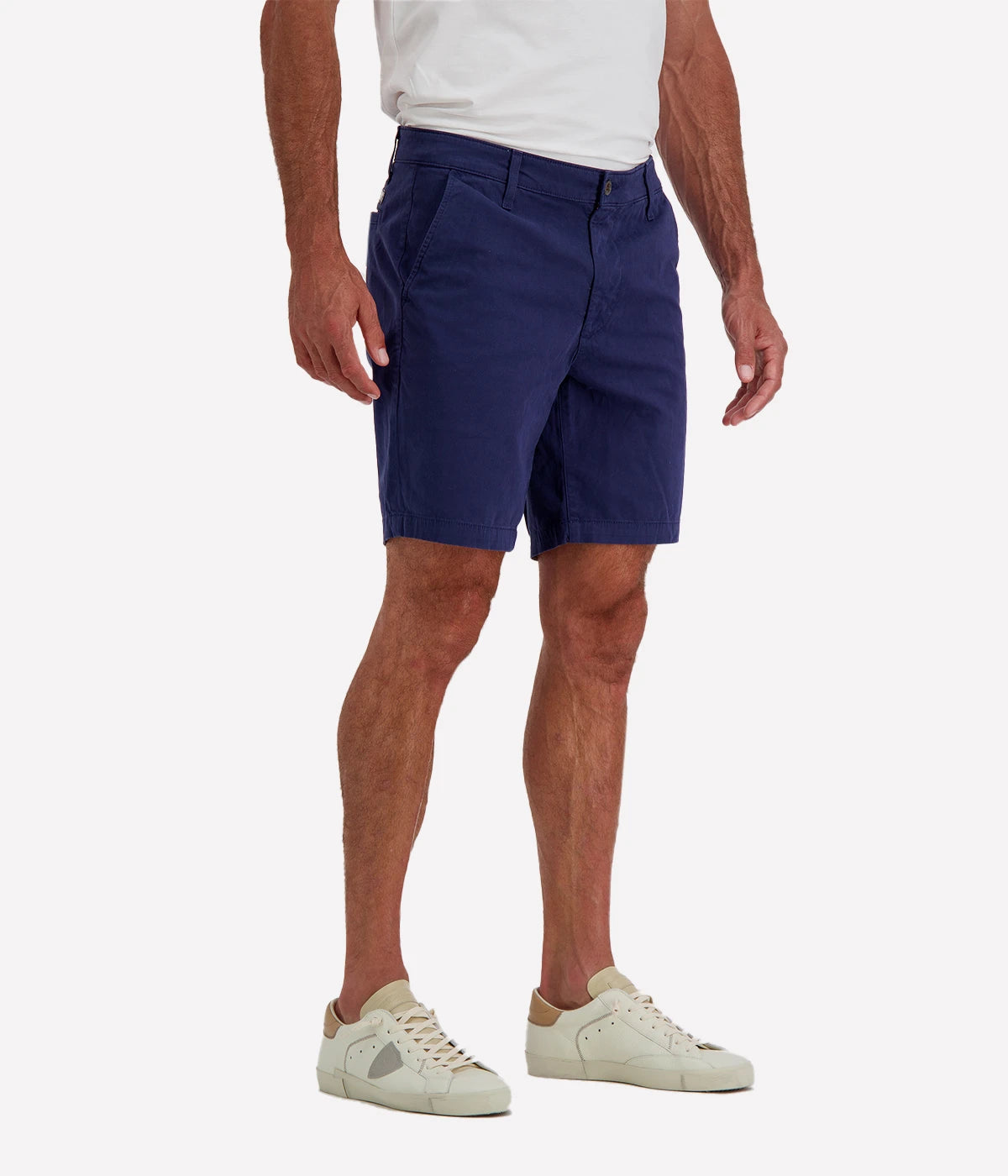 Wanderer Short in Stormy Night