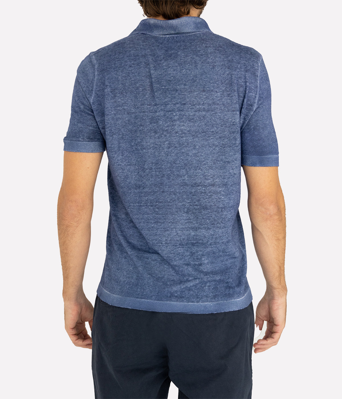 Hand-dyed lightweight knit polo in a linen-viscose blend, versatile for daytime and evening wear, made in Italy