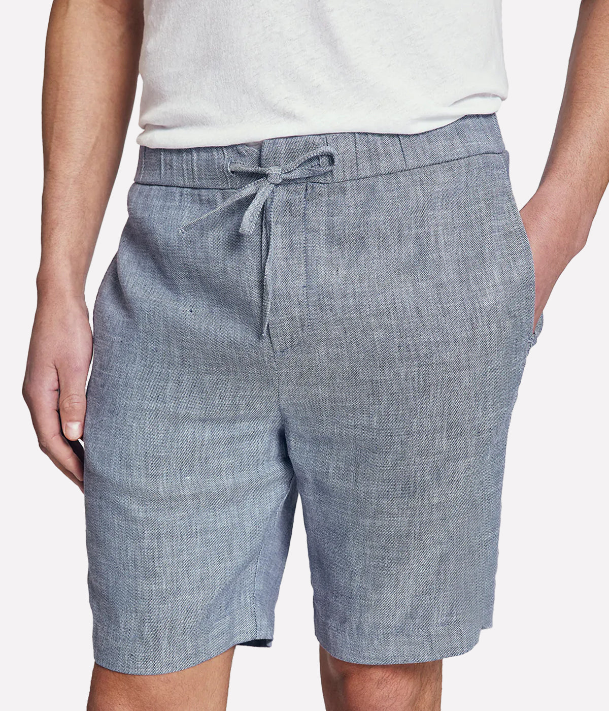 Frescobol Carioca Felipe Linen Shorts with drawstring waistband, sporty silhouette, and practical pockets.