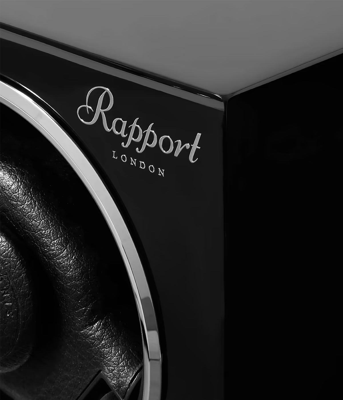 Evolution Cube Watch Winder in Black