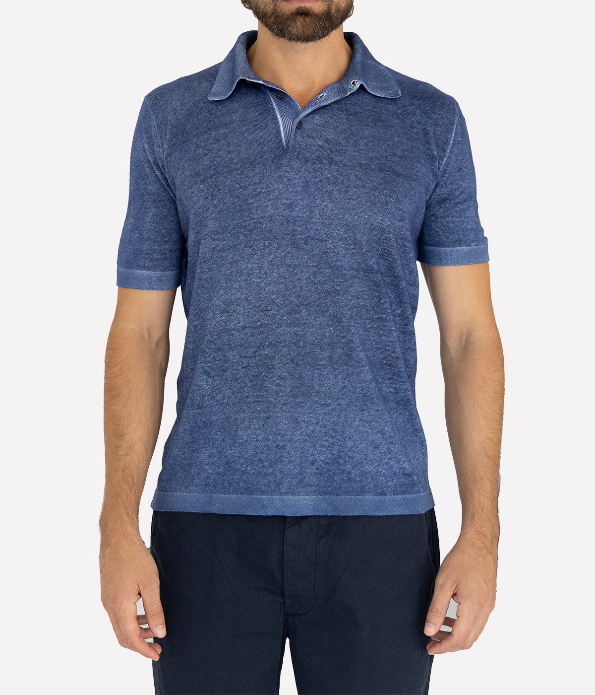 Hand-dyed lightweight knit polo in a linen-viscose blend, versatile for daytime and evening wear, made in Italy