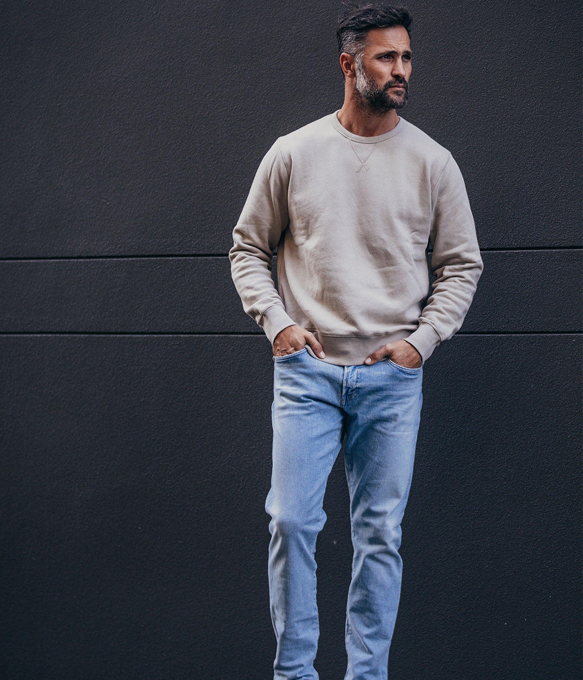 Men Knitted Sweatshirt in 08