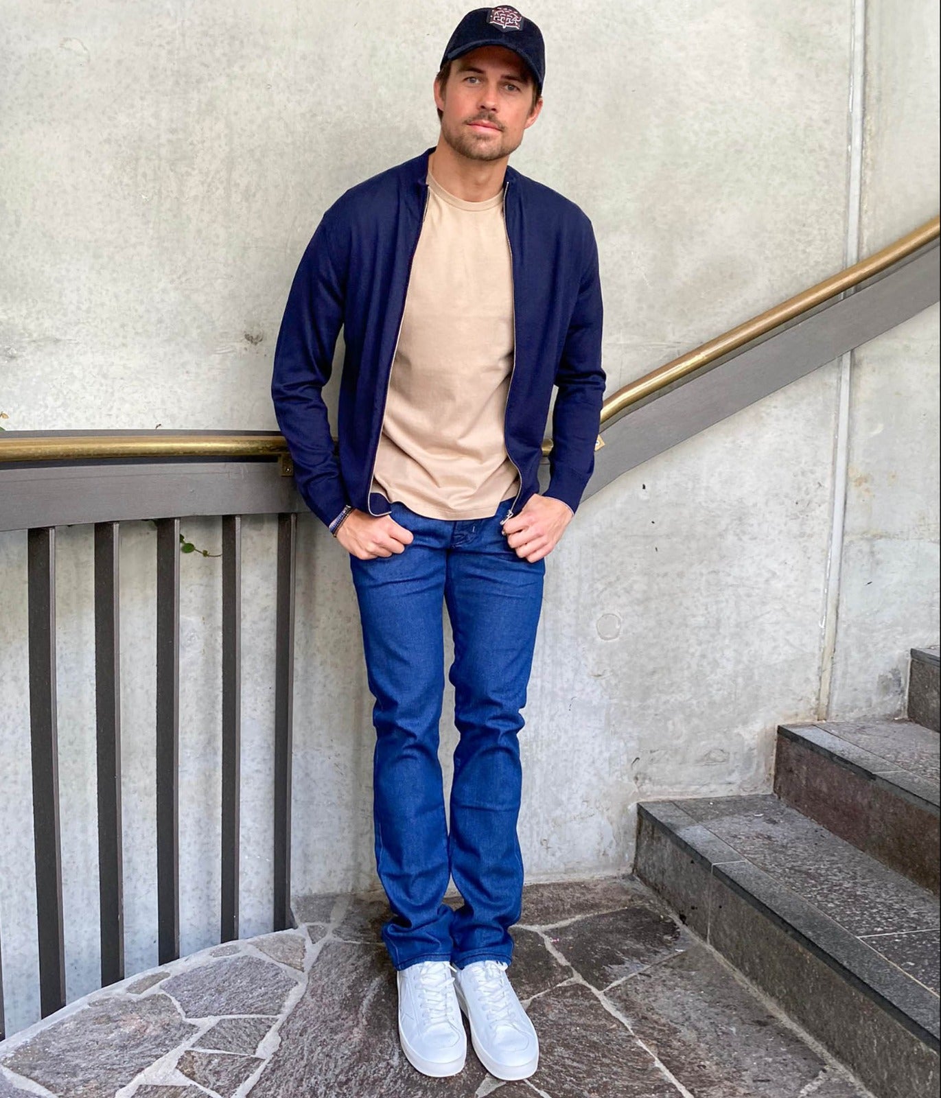 Longsleeve Full Zip Jacket in Blue