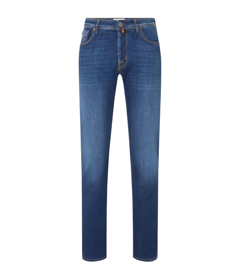 Jacob Cohën 5 PKT Slim Fit Bard Pant in Medium Blue – flat lay view displaying regular-slim fit, medium blue wash, and classic five-pocket styling.