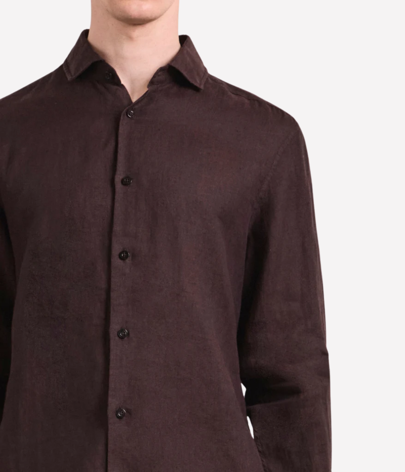 Frescobol Carioca Antonio Linen Long Sleeve Shirt in Cacao – Close Up Front View Linen Button Shirt