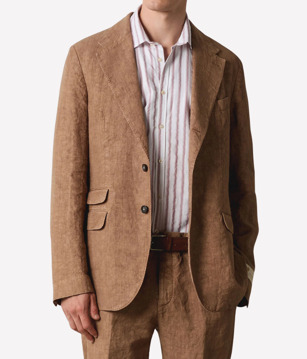 Half-length front view of model wearing Massimo Alba Sloop Linen Suit Jacket in Clay