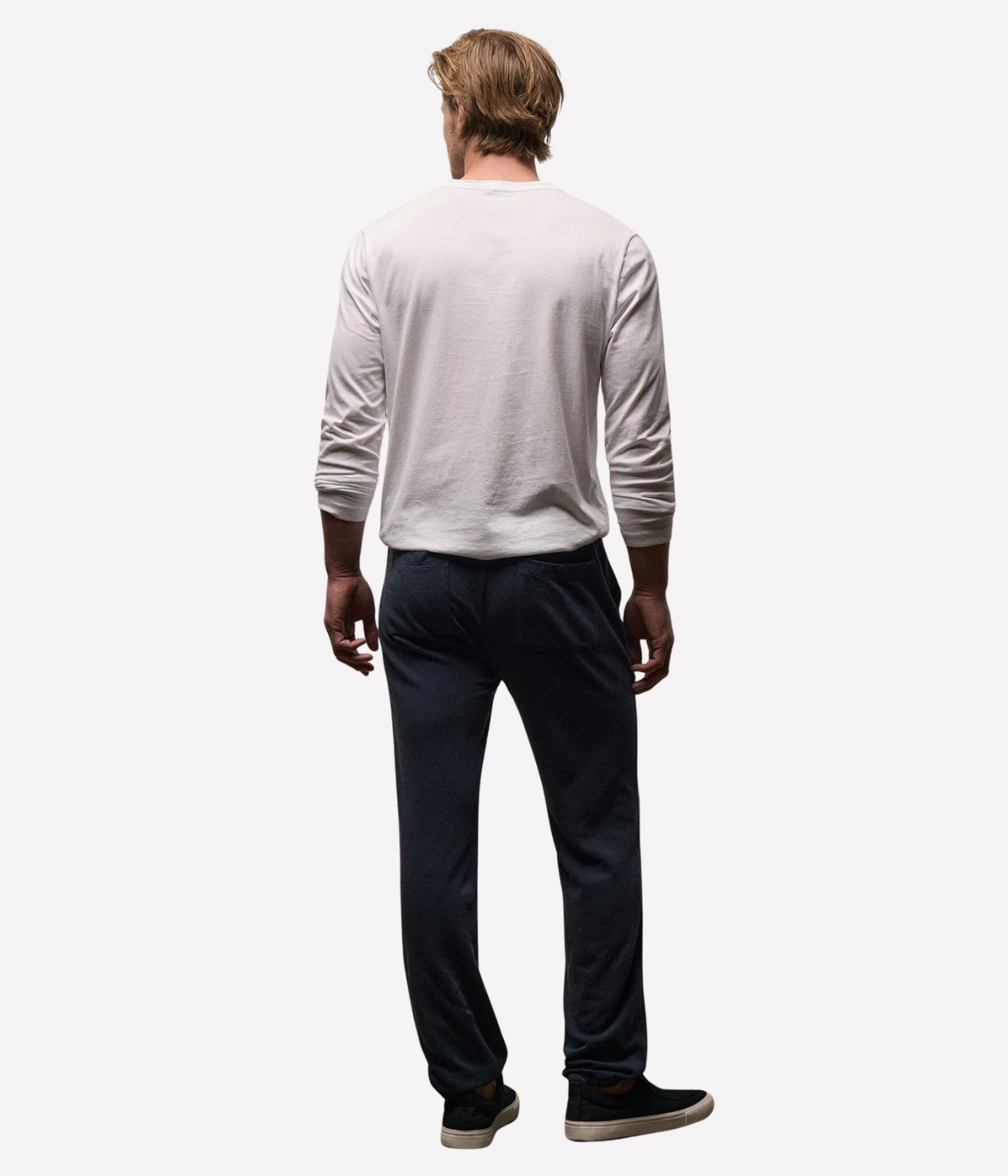 James Perse Vintage French Terry Sweatpant in Deep – back view on model showcasing relaxed fit and functional back pockets.
