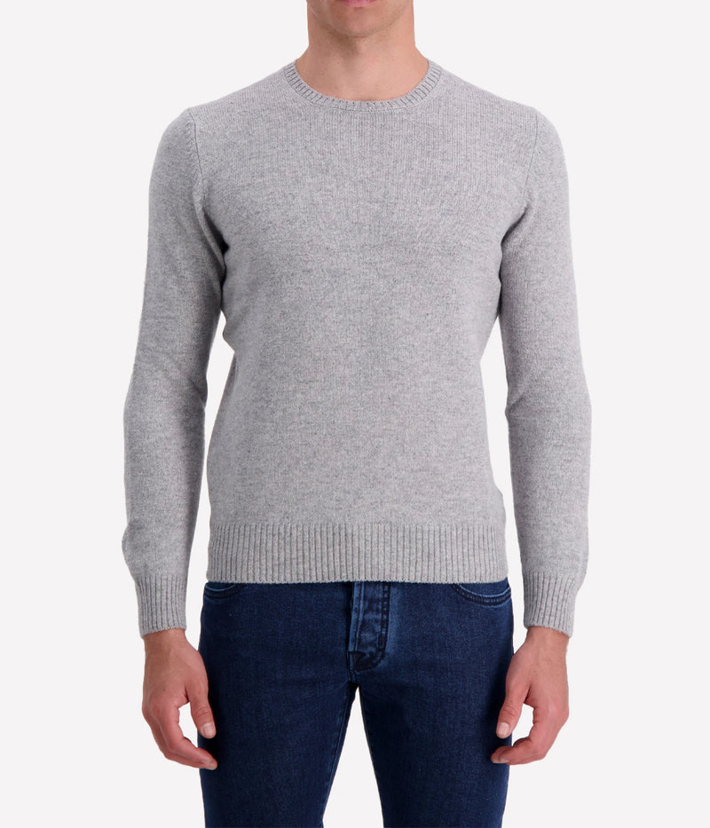 Gran Sasso long sleeve crewneck in 100% merino wool, offering durability and comfort, made in Italy