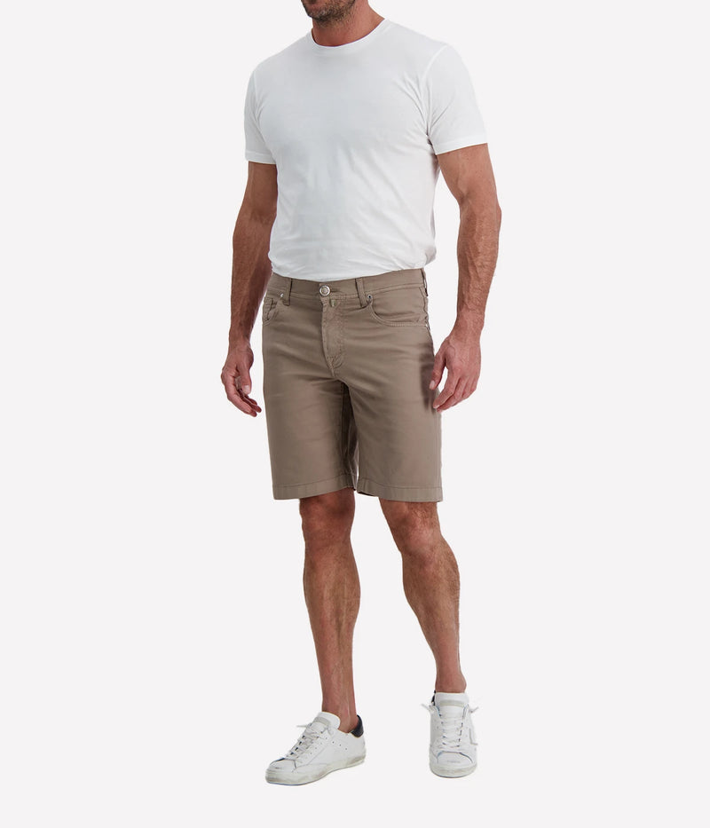 Jacob Cohën Nicolas Bermuda 5 PKT Slim Fit in Elephant Gray Suede Patch – Front View Tailored Bermuda Shorts