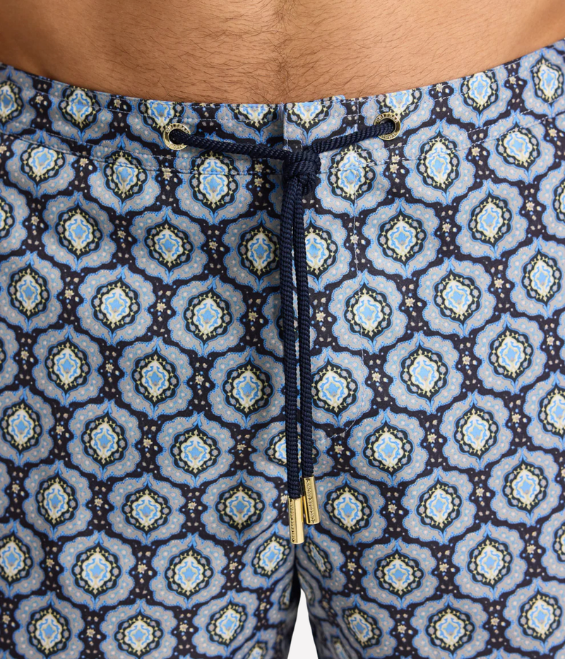 Orlebar Brown Bulldog Drawcord Boardshort in Night Iris featuring an exclusive print, adjustable rope-effect drawcord and signature mid-length fit - Closeup Shot on Waistline
