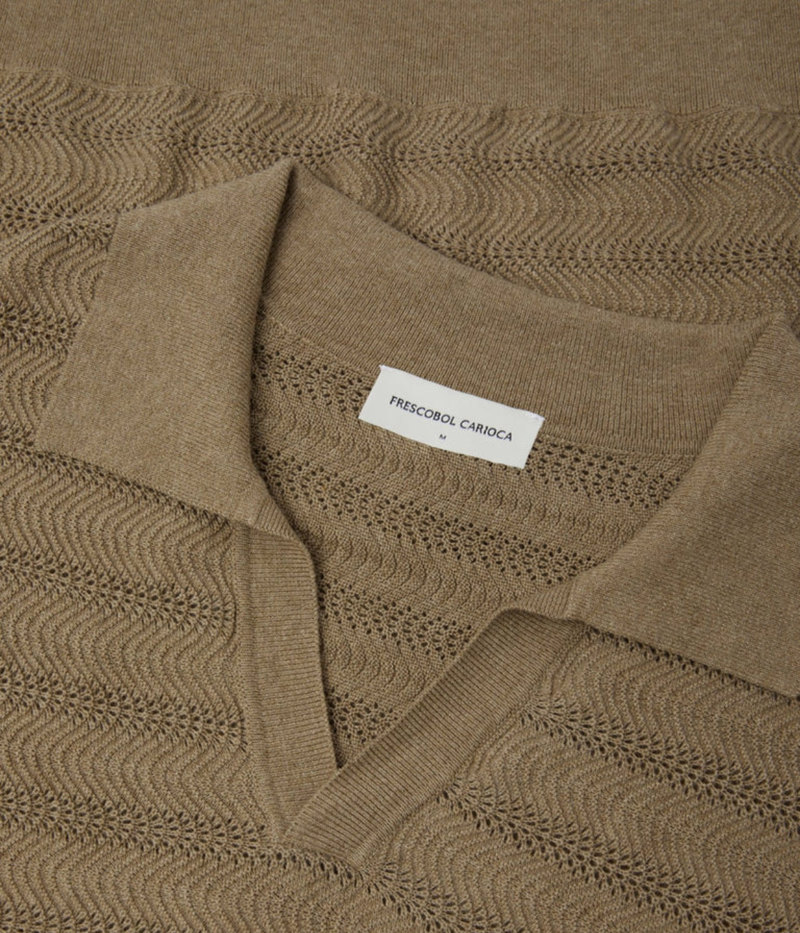 Frescobol Carioca Rino Cotton Jacquard Wave Short Sleeve Knit Polo in Light Brown – Close Up View on Collar Jacquard Knit Polo