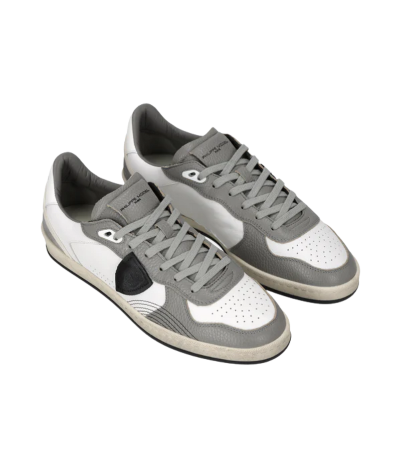Philippe Model Pgal Low Man in Equipe Blanc Gris – Angled View Leather Low Top Sneakers