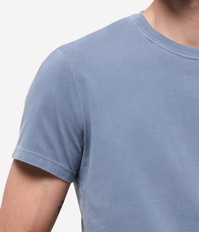 Citizens of Humanity Everyday Tee Organic Cotton T-Shirt in Stone Blue close-up of the crew neck.