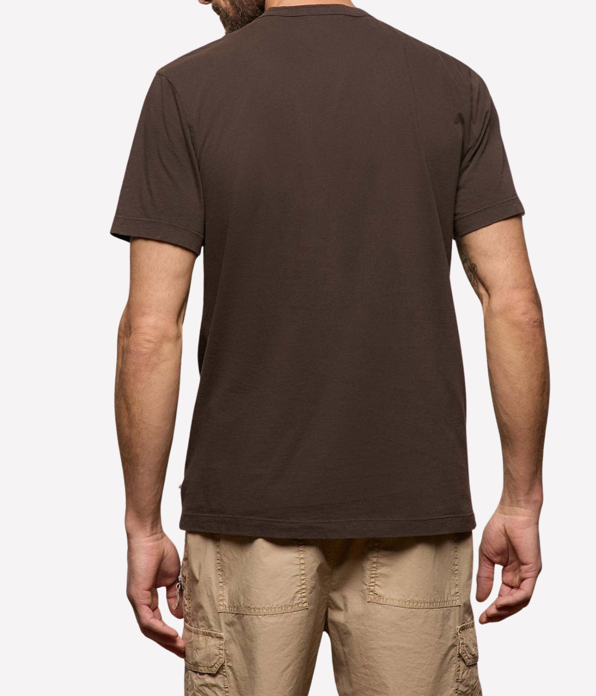 James Perse S/S Crew Neck in Bark Pigment – upper back view on model showcasing smooth finish and classic fit proportions.