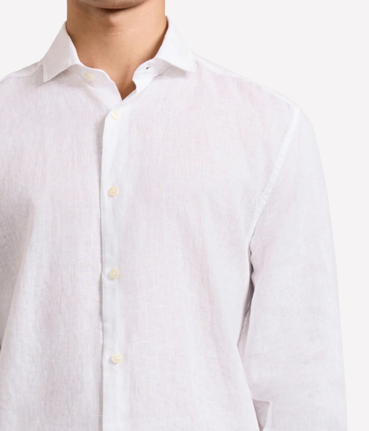 Front view of the Antonio Long Sleeve Linen Shirt by Frescobol Carioca, crafted from 100% fine Italian linen. This luxury men's dress shirt features a structured dress collar with stiffeners, imitation mother of pearl buttons, and a full placket. Designed in a regular fit, it blends relaxed tailoring with refined style for effortless occasion dressing.