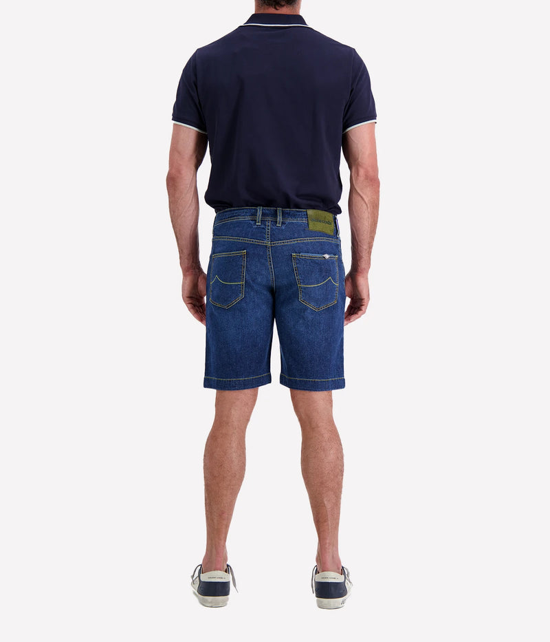 Jacob Cohen Nicolas Bermuda Shorts in blue denim with a slim fit and low waist, featuring a classic 5-pocket design. Made from a breathable cotton-linen blend with stretch for comfort. Made in Italy.